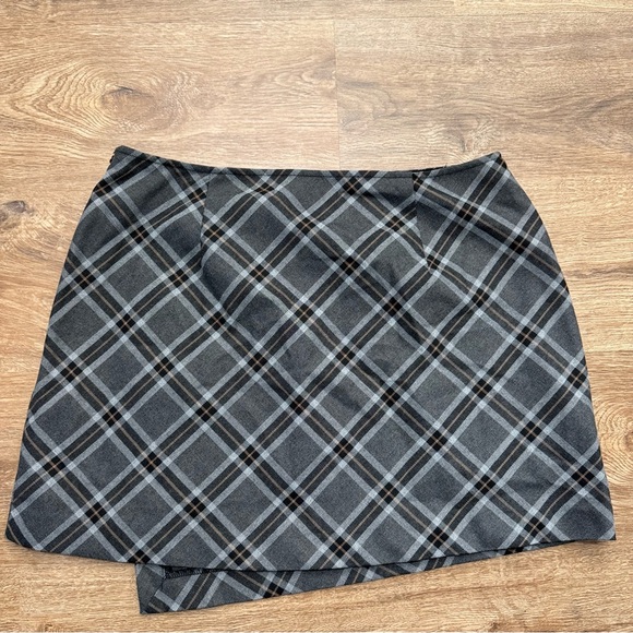 Glassons Black and Gray Plaid Mini Wrap Skirt Size 14 Fall Winter‎ - Picture 3 of 4